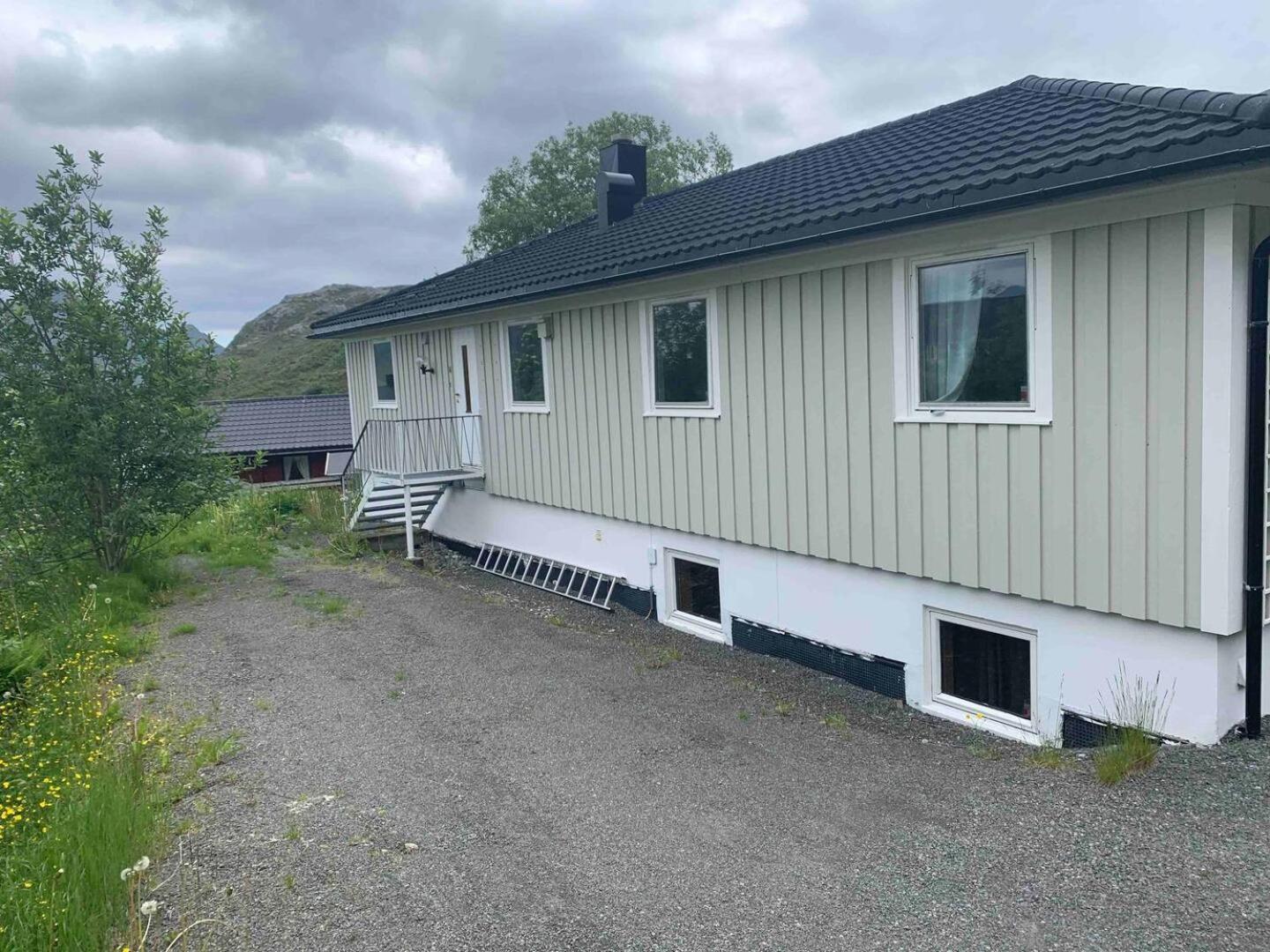 Leilighet Med Balkong Og Havutsikt Pa Napp. Exterior photo